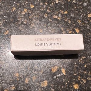 Louis Vuitton Attrape Rẽves sample